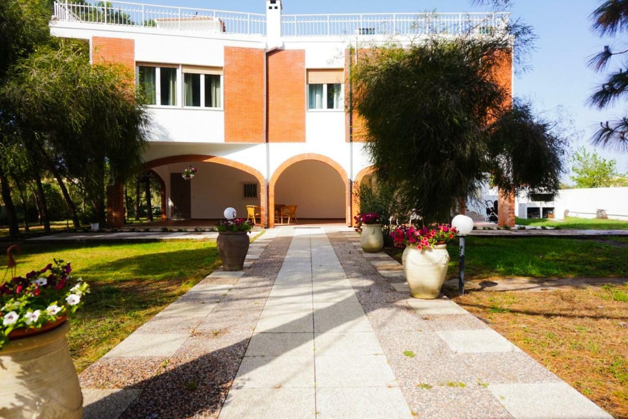 Villa Aurelia - Seafront Apartment With Terrace Quartu SantʼElena Exterior foto